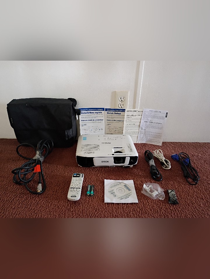 Epson Ex5260 Lcd Projector W/ Remote, Carry Case